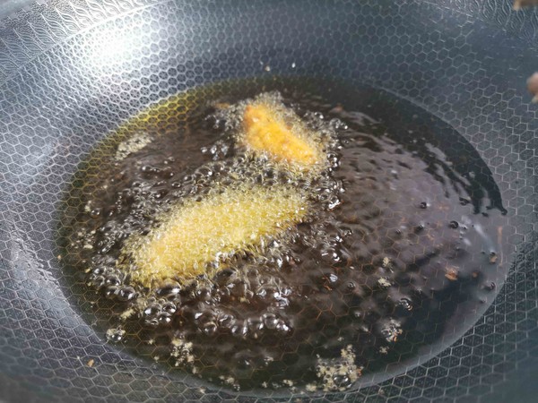 蒜蓉翅尖的做法-蒜香味炸菜譜