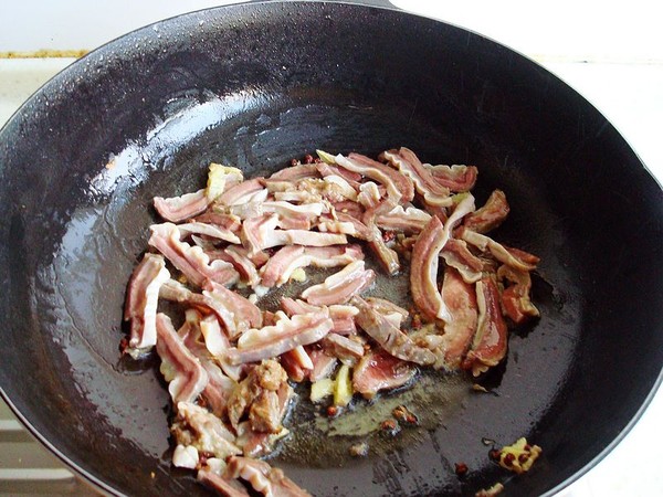 辣皮子滾牛腸的做法-香辣味炒菜譜