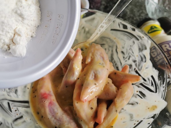 蒜蓉翅尖的做法-蒜香味炸菜譜