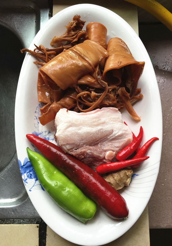 五花肉燒魷魚的做法-咸鮮味燒菜譜