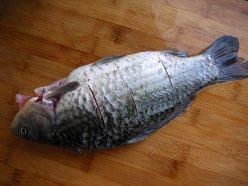 奶白鯽魚豆腐湯的做法-咸鮮味燉菜譜