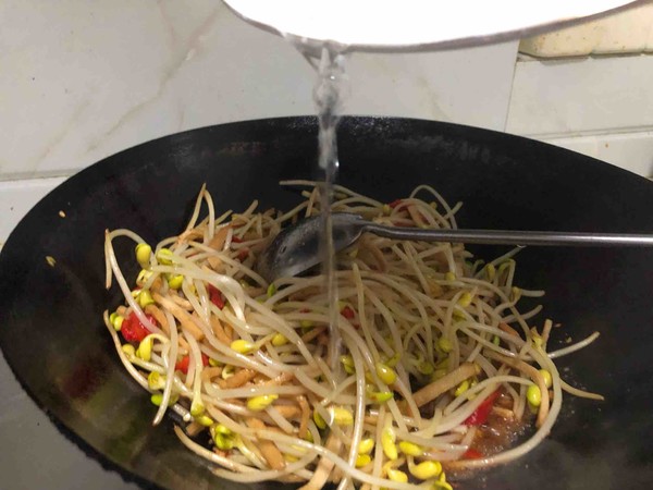 豆芽炒干子的做法-家常味炒菜譜-易網健康養生網 豆芽炒干子的做法-家常味炒菜譜