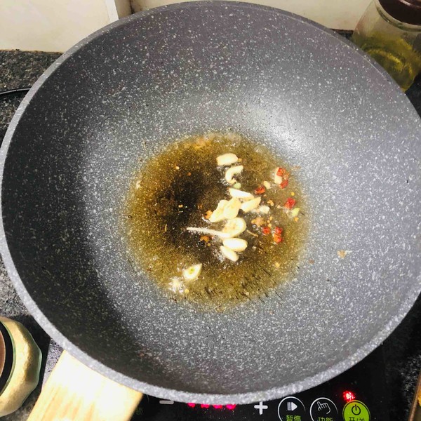 紅燒帶魚的做法-香辣味燒菜譜