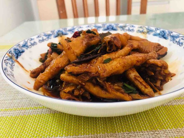 紅燒雞爪的做法-家常味燒菜譜