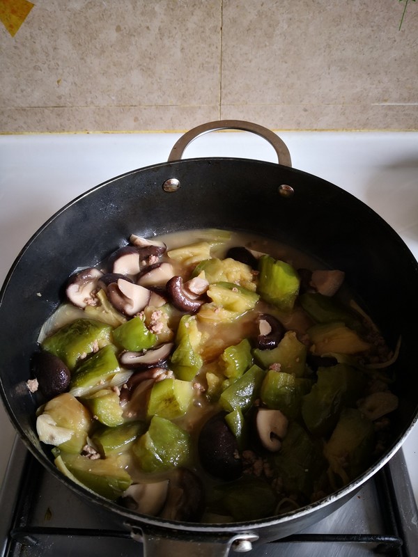 茄子燉香菇的做法-家常味燉菜譜