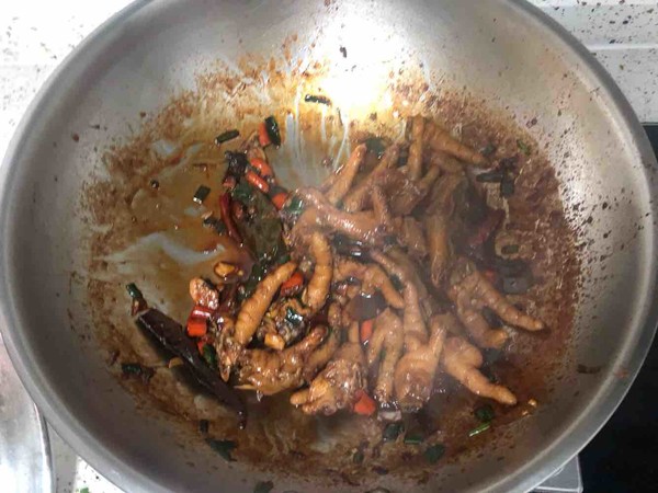 紅燒雞爪的做法-家常味燒菜譜