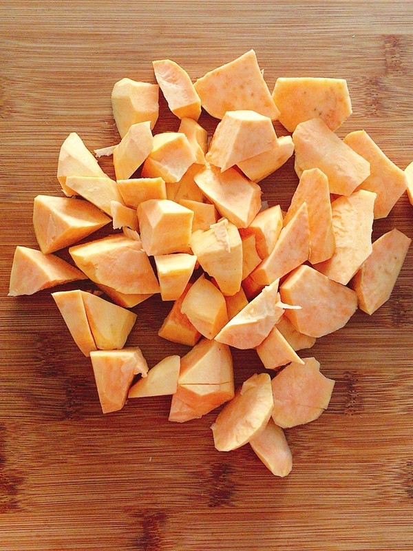 拔絲地瓜的做法-甜味炸菜譜-易網<a href=http://www.gyfww.com/ target=_blank class=infotextkey>健康養生</a>網 拔絲地瓜的做法-甜味炸菜譜