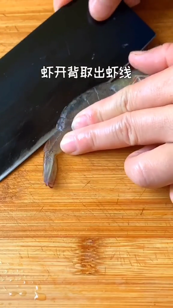 砂鍋燉鱸魚的做法-家常味炒菜譜-易網健康養生網 砂鍋燉鱸魚的做法-家常味炒菜譜