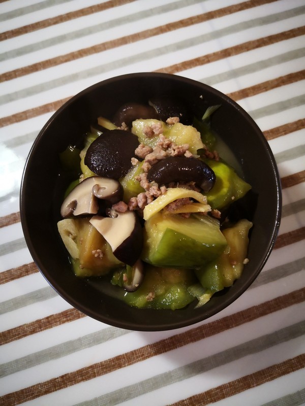 茄子燉香菇的做法-家常味燉菜譜