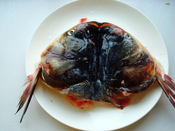 魚頭燉冬瓜的做法-魚香味燉菜譜