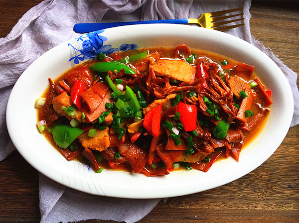 五花肉燒魷魚的做法-咸鮮味燒菜譜