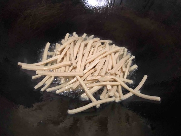 豆芽炒干子的做法-家常味炒菜譜-易網健康養生網 豆芽炒干子的做法-家常味炒菜譜