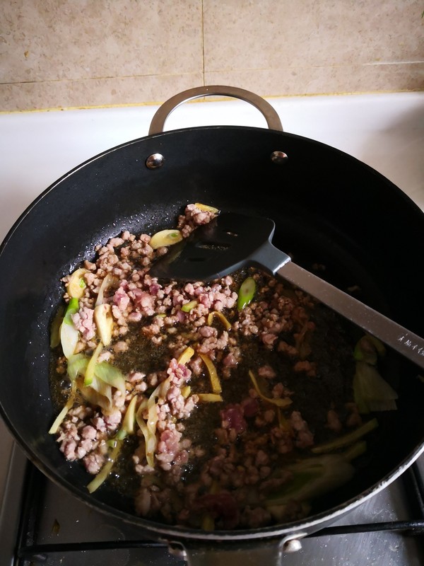 茄子燉香菇的做法-家常味燉菜譜