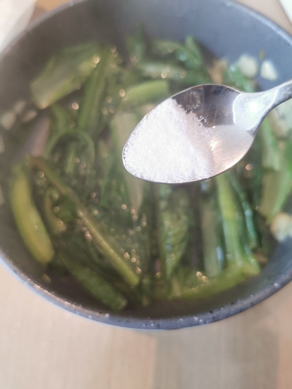 蒜炒油麥菜的做法-咸鮮味炒菜譜