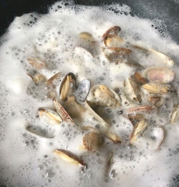 花甲蒸蛋的做法-家常味蒸菜譜