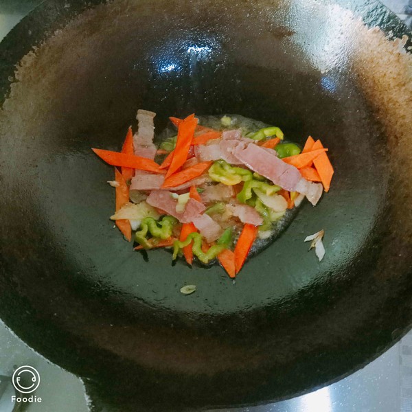 臘肉荷蘭豆的做法-家常味炒菜譜-易網健康養生網 臘肉荷蘭豆的做法-家常味炒菜譜