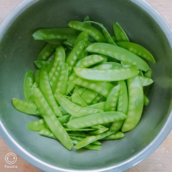 臘肉荷蘭豆的做法-家常味炒菜譜-易網健康養生網 臘肉荷蘭豆的做法-家常味炒菜譜
