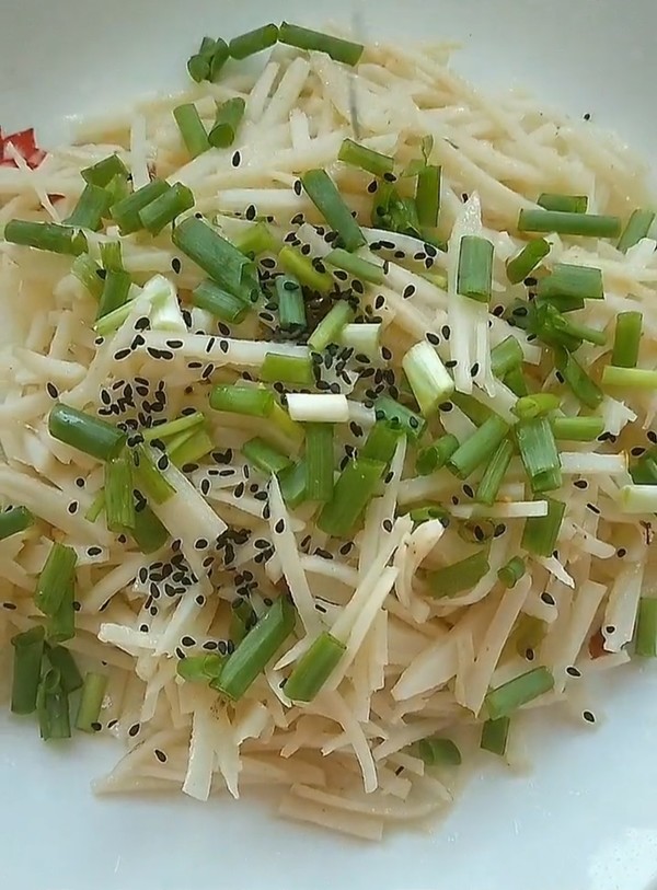 熗炒藕絲的做法-家常味炒菜譜