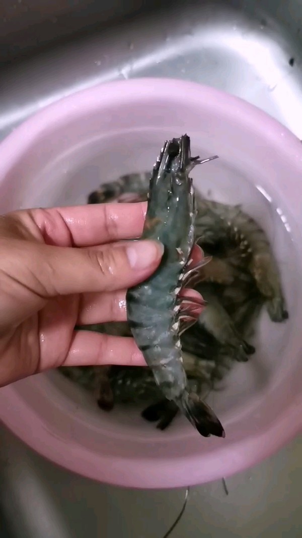 奧爾良黑虎蝦的做法-香辣味烘焙菜譜