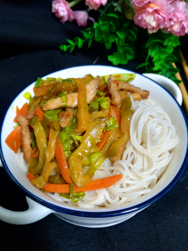 榨菜肉絲面的做法-家常味炒菜譜