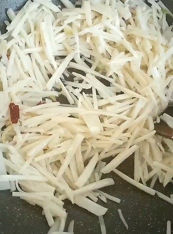 熗炒藕絲的做法-家常味炒菜譜