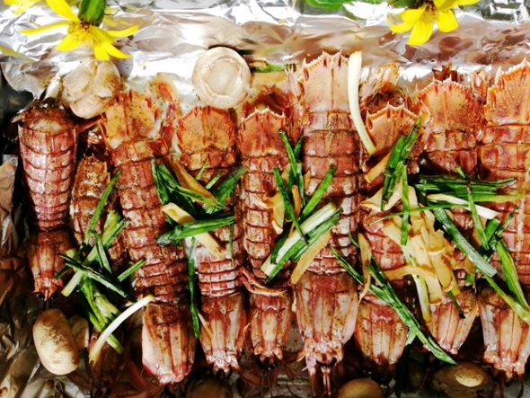 香烤皮皮蝦的做法-黑椒味烤菜譜