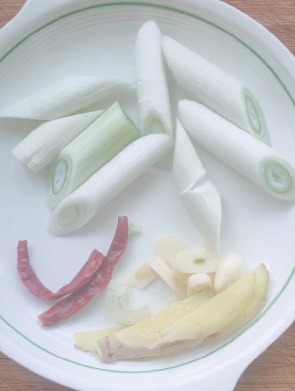 火爆肥腸的做法-香辣味爆菜譜