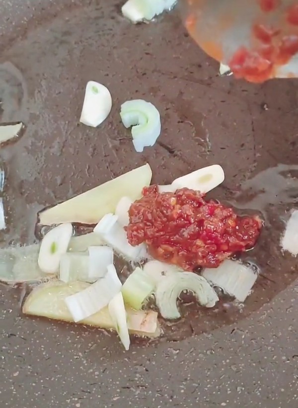 火爆肥腸的做法-香辣味爆菜譜