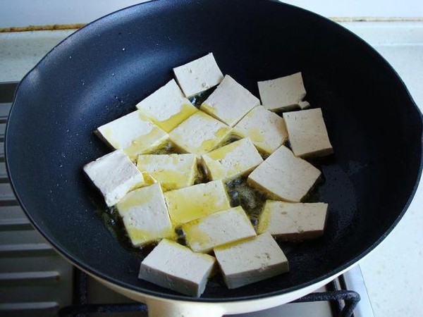 帶魚燉豆腐的做法-家常味燉菜譜