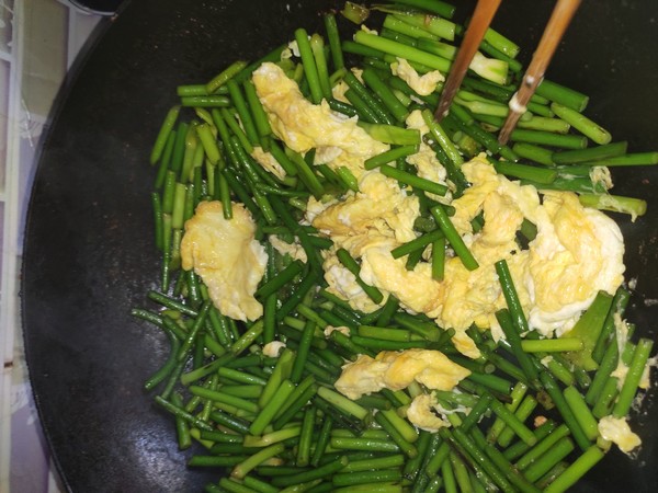 蒜薹炒雞蛋的做法-咸鮮味炒菜譜