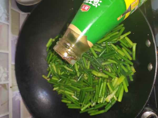 蒜薹炒雞蛋的做法-咸鮮味炒菜譜