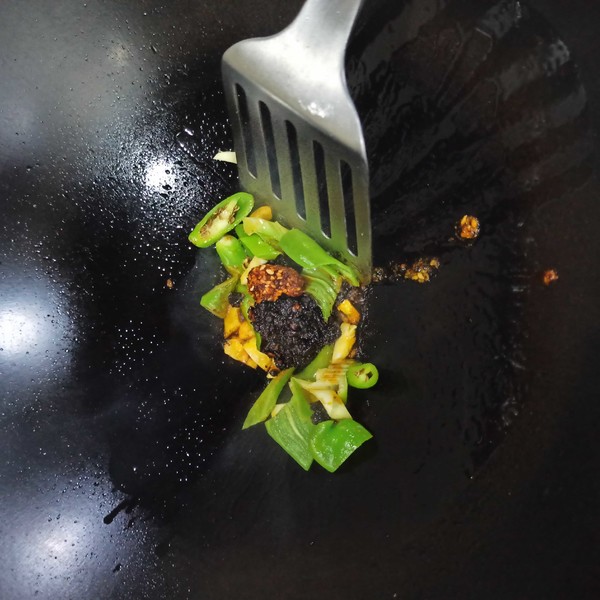 香辣醬炒洋姜的做法-香辣味炒菜譜-易網健康養生網 香辣醬炒洋姜的做法-香辣味炒菜譜