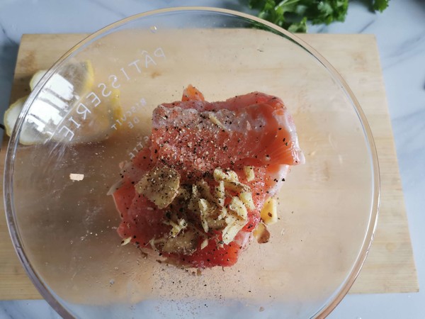 炸三文魚排的做法-咸鮮味炸菜譜