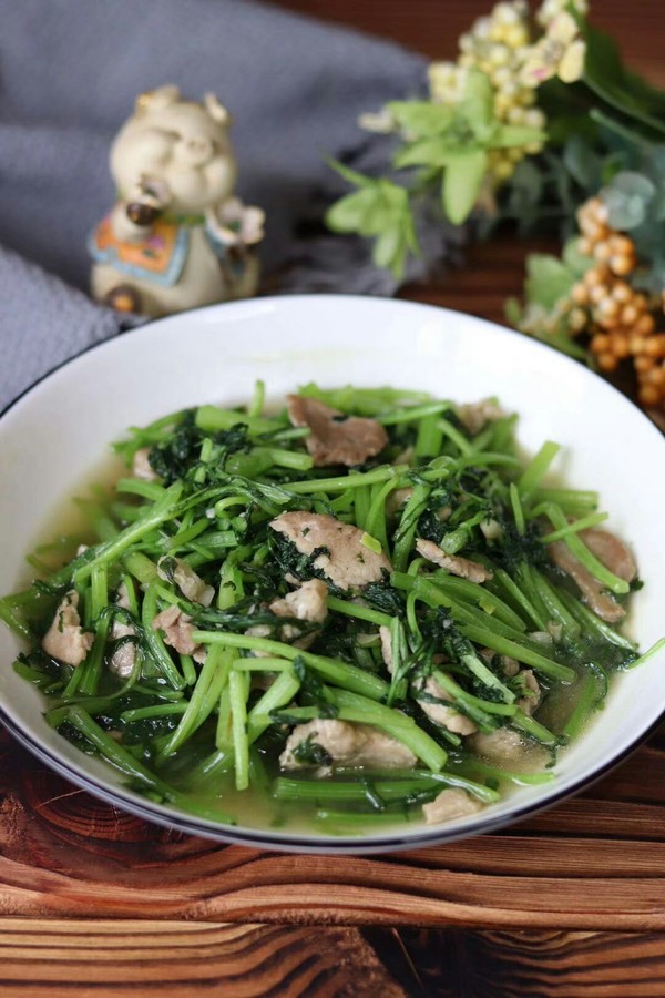 茼蒿炒肉的做法-家常味炒菜譜