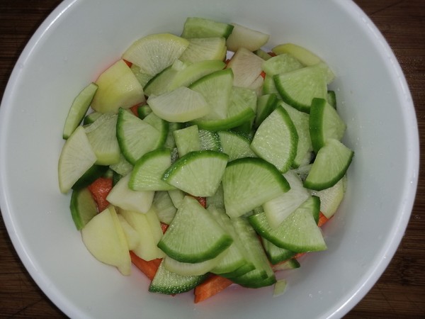 開胃蘿卜片的做法-酸辣味拌菜譜