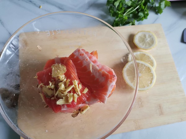 炸三文魚排的做法-咸鮮味炸菜譜