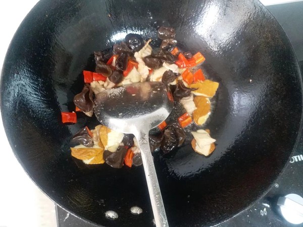 毛豆木耳炒肉片的做法-咸鮮味炒菜譜