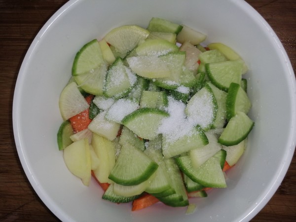 開胃蘿卜片的做法-酸辣味拌菜譜