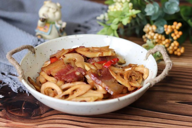 竹筍炒臘肉的做法-家常味炒菜譜