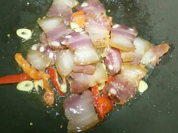 竹筍炒臘肉的做法-家常味炒菜譜