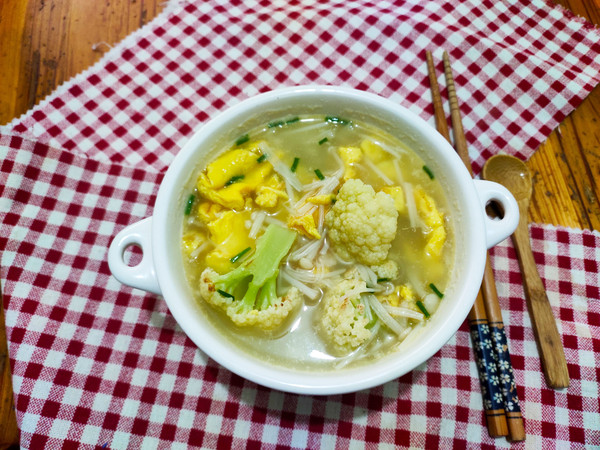 有機(jī)花菜雞蛋湯的做法-咸鮮味煮菜譜