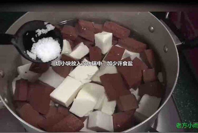 鴨血燉豆腐的做法-香辣味燉菜譜