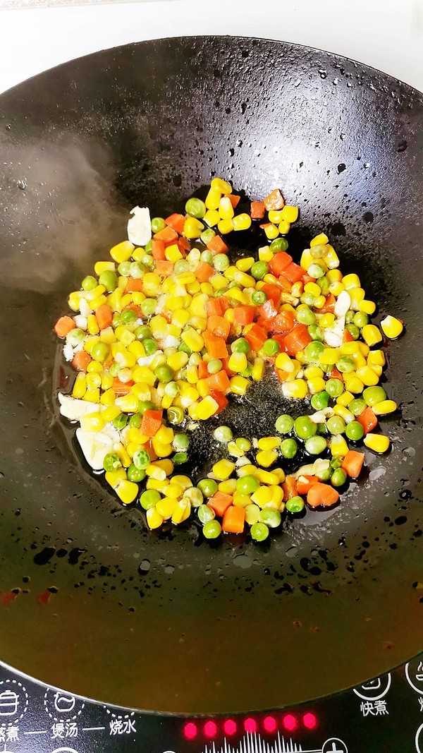 火腿炒飯的做法-咸鮮味炒菜譜