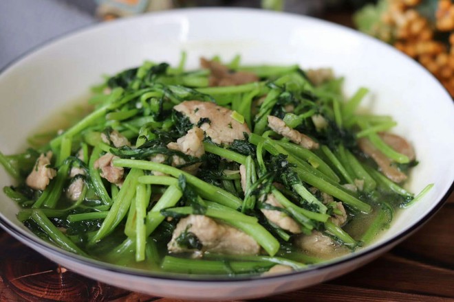 茼蒿炒肉的做法-家常味炒菜譜