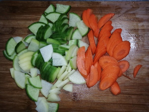 開胃蘿卜片的做法-酸辣味拌菜譜