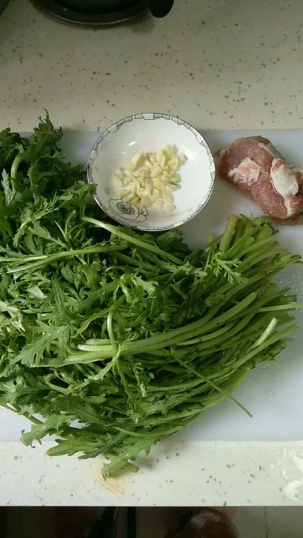 茼蒿炒肉的做法-家常味炒菜譜