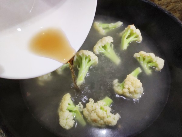 有機(jī)花菜雞蛋湯的做法-咸鮮味煮菜譜