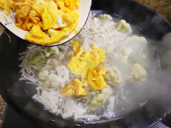 有機(jī)花菜雞蛋湯的做法-咸鮮味煮菜譜