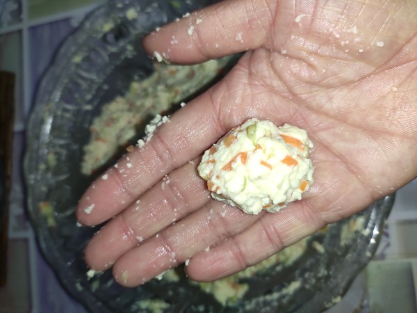 豆腐丸子的做法-咸鮮味炸菜譜