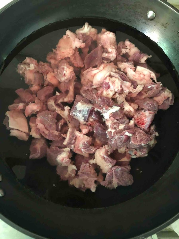 紅燒牛腩（家常版）的做法-醬香味燜菜譜